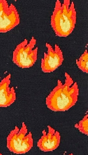 Détail des chaussettes colorées Flammes Rouges